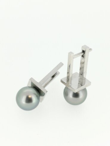 Užsakomoji juvelyrika su perlais ir brangakmeniais