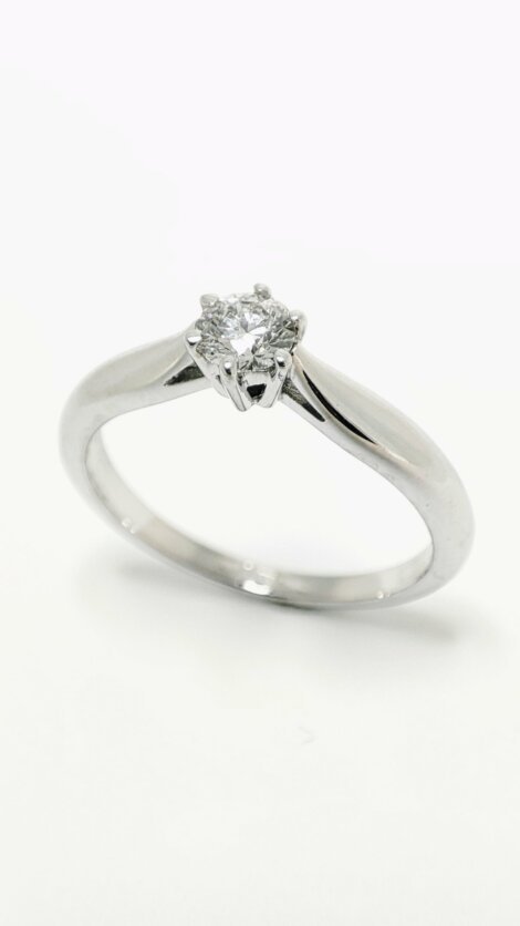 Sužadėtuvių žiedas su briliantu dk551